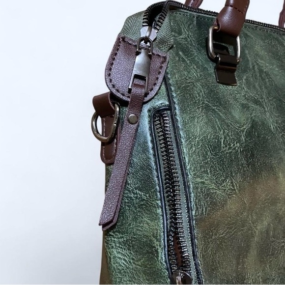 Chic Green Satchel with Brown Accents - Picture 3 of 6